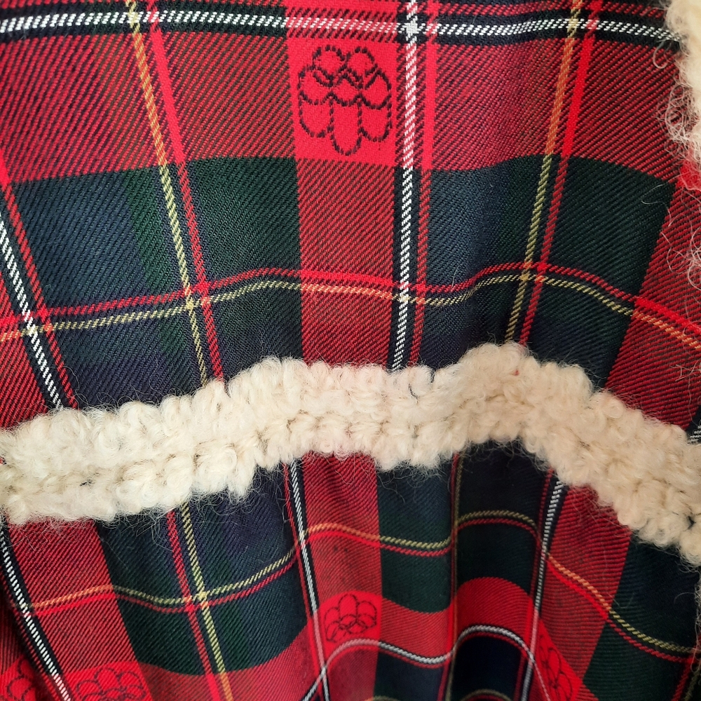 VINTAGE Cream Sherpa/Boucle Long COAT with Tartan Plaid Lining - Button Front - Picture 11 of 13